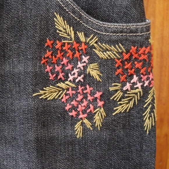 Jjill Re-Done Strawberry Embroidered Jean's Stretch Denim 10 Tall - Picture 4 of 15